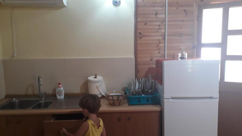 Apartament Kolonia E Artistave Velipojë Zewnętrze zdjęcie