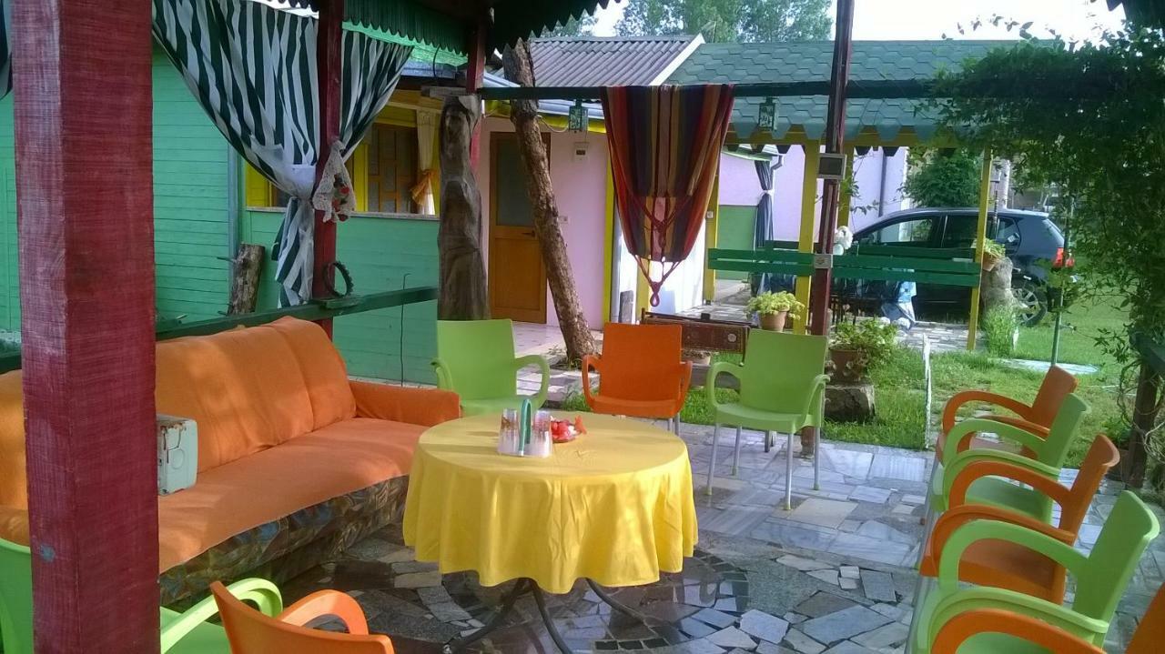 Apartament Kolonia E Artistave Velipojë Zewnętrze zdjęcie